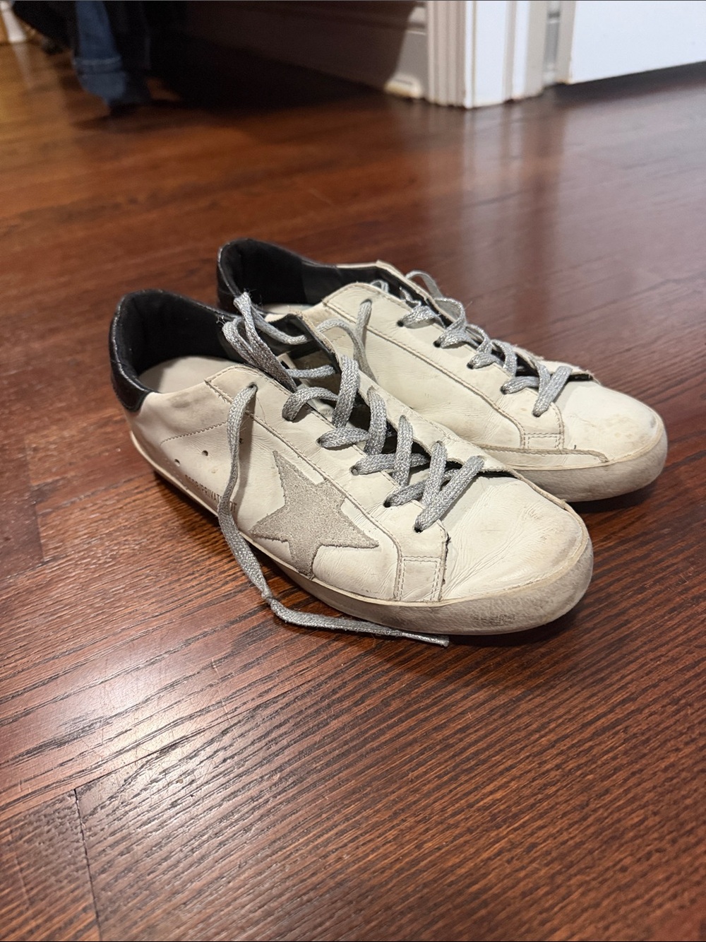 Golden Goose Off-White Low-Top Sneakers with Gray Star